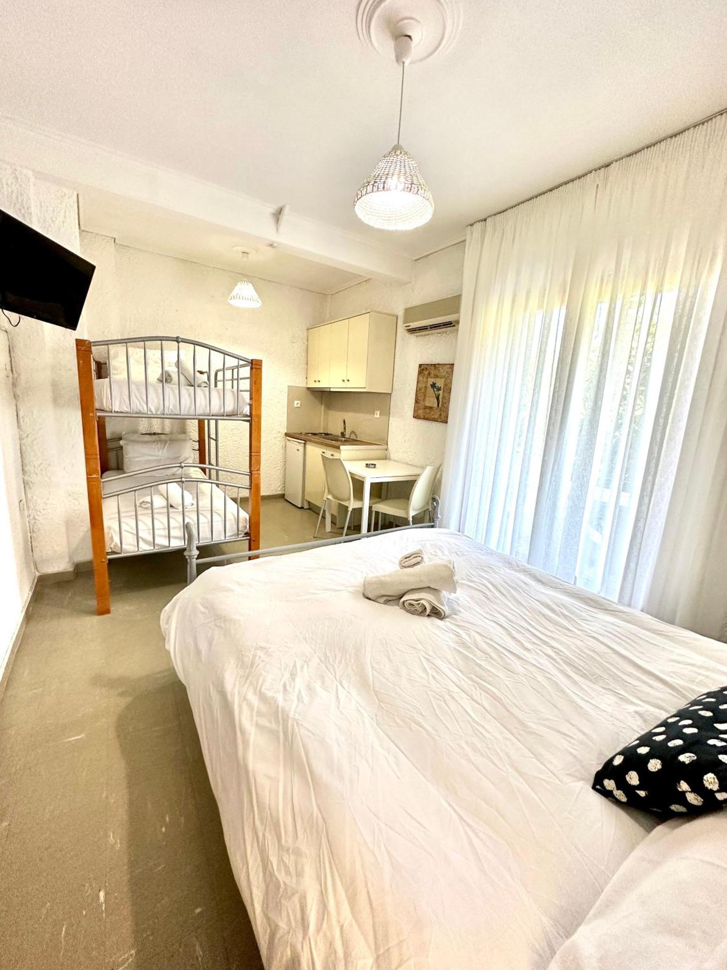 Katerina Apartments Néos Pírgos エクステリア 写真