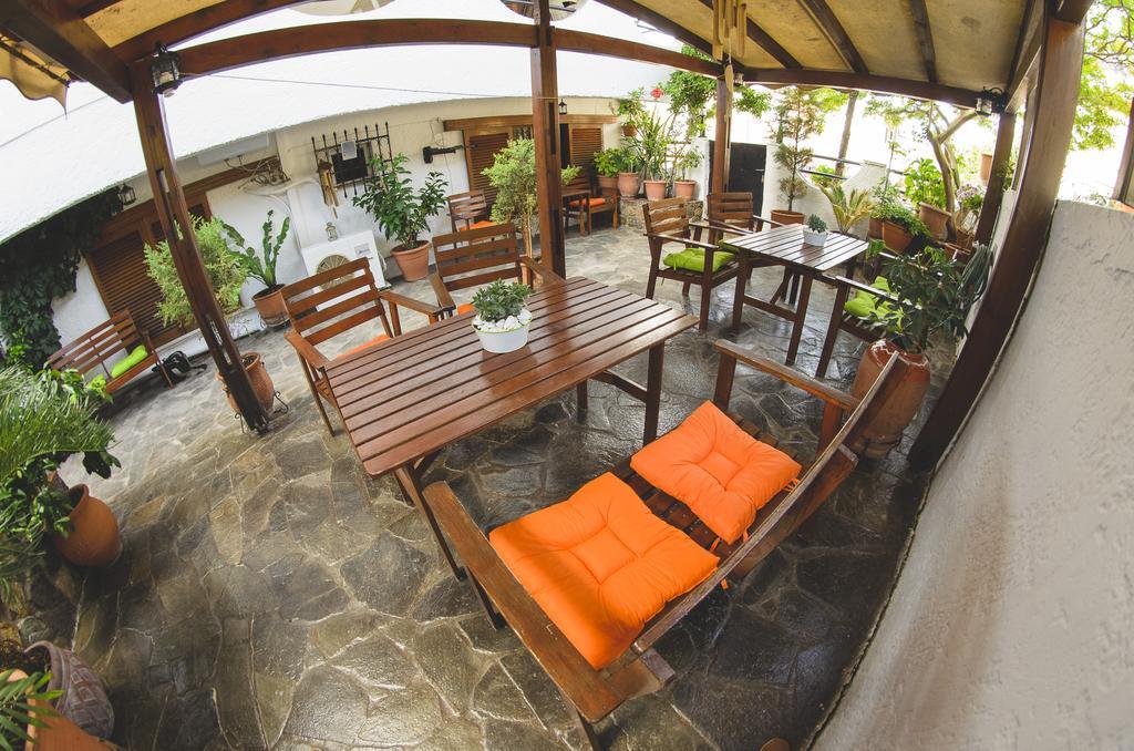 Katerina Apartments Néos Pírgos エクステリア 写真